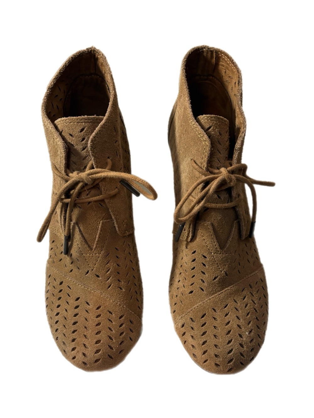 Toms Men's Tan Suede Perforated Chukka Boots